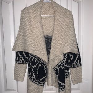 Long sleeve beige and black layering cardigan